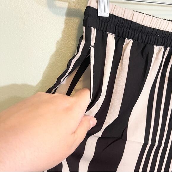 H&M Striped Drawcord Waist Straight Leg Pull-On Pants Black Size 10 - Picture 6 of 14